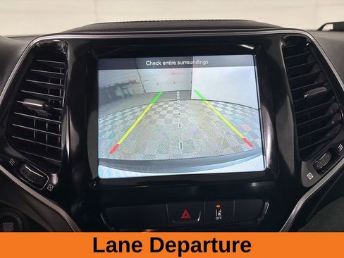 Used 2022 Jeep Cherokee Limited image 17