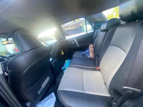 Used 2017 Toyota 4Runner SR5 Premium RWD image 6