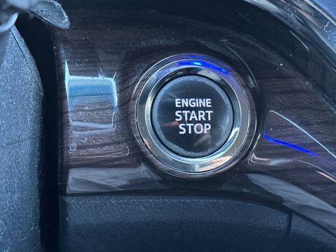 Used 2013 Toyota Avalon Limited image 23