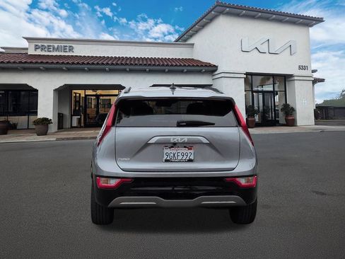 Certified 2023 Kia Niro Wind FWD image 7
