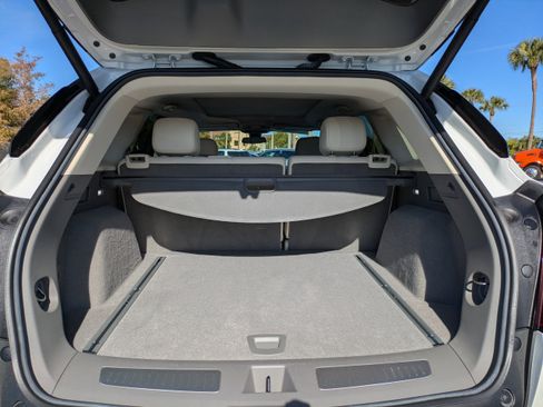 Certified 2022 Cadillac XT5 Premium Luxury image 10