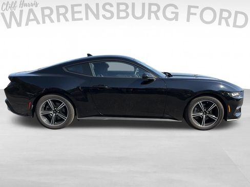 Used 2025 Ford Mustang Coupe RWD image 8