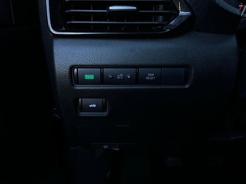 Used 2025 Nissan Sentra SV image 21