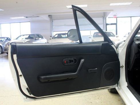 Used 1990 MAZDA MX-5 Miata image 26