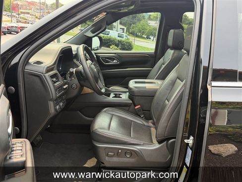 Used 2023 Chevrolet Suburban High Country w/ Premium Package AWD/4WD image 7