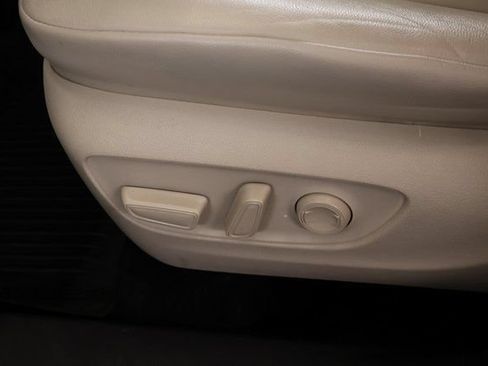 Used 2021 Toyota Highlander XLE AWD/4WD image 15