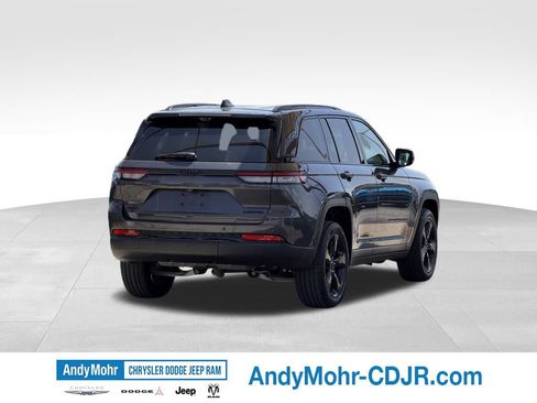 Used 2024 Jeep Grand Cherokee Limited w/ Luxury Tech Group II AWD/4WD image 7