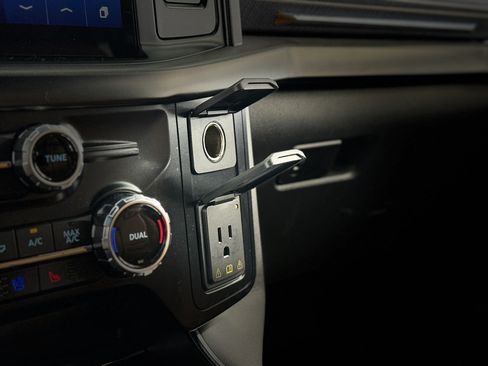 Used 2023 Ford F150 Platinum AWD/4WD image 30