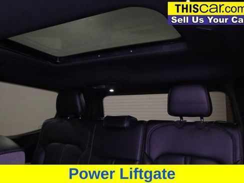 Used 2023 Jeep Wagoneer 4WD w/ Premium Group I image 27