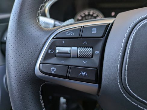 Certified 2025 Genesis G70 3.3T Advanced w/ Sport Prestige Package image 22