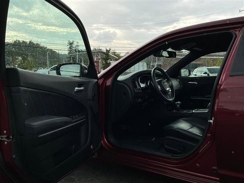 Used 2017 Dodge Charger R/T w/ Plus Group image 21