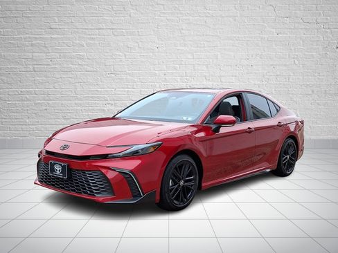 Certified 2026 Toyota Camry SE w/ Convenience Package FWD image 3