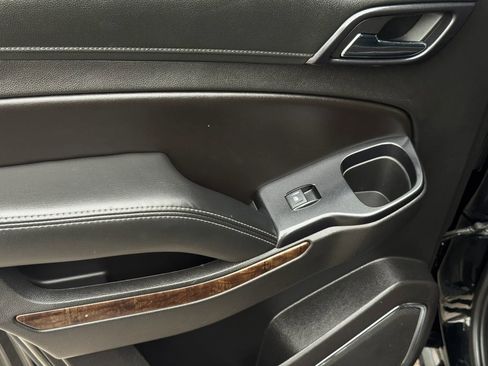 Used 2018 Chevrolet Tahoe LT w/ Z71 Midnight Edition AWD/4WD image 16