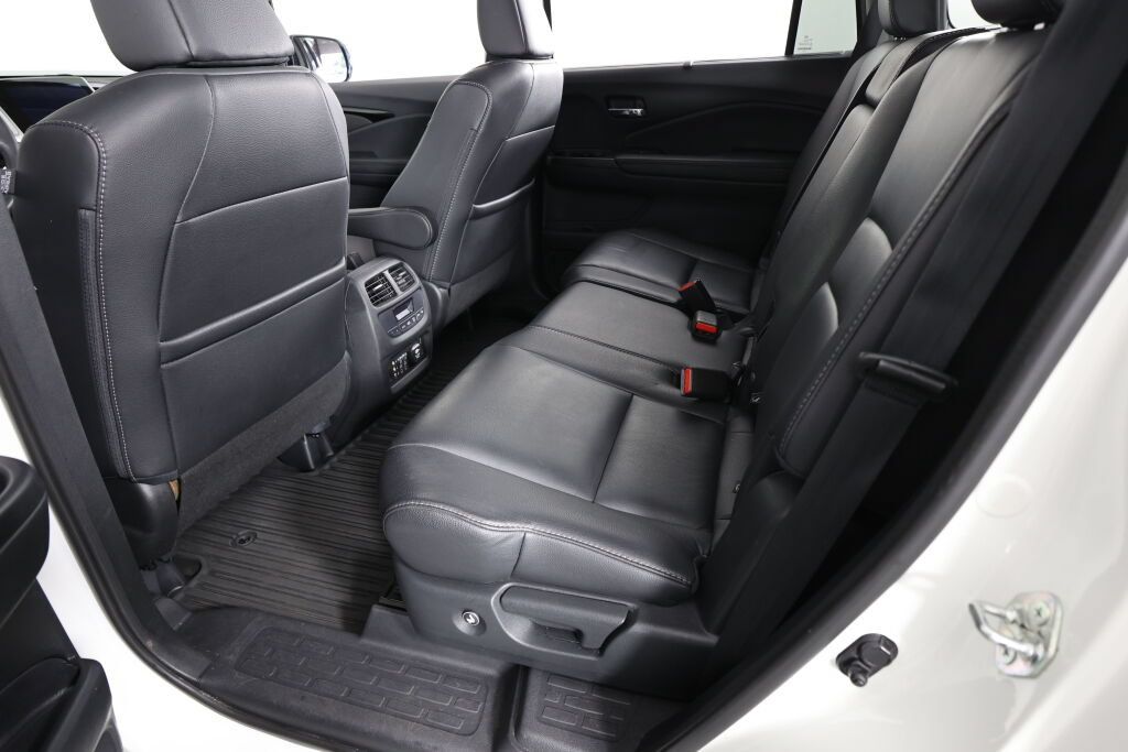 Used 2017 Honda Pilot Touring image 18