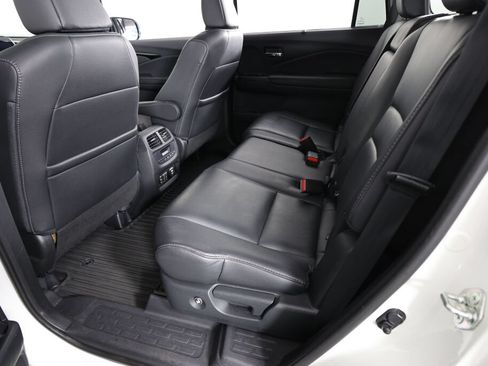 Used 2017 Honda Pilot Touring image 18