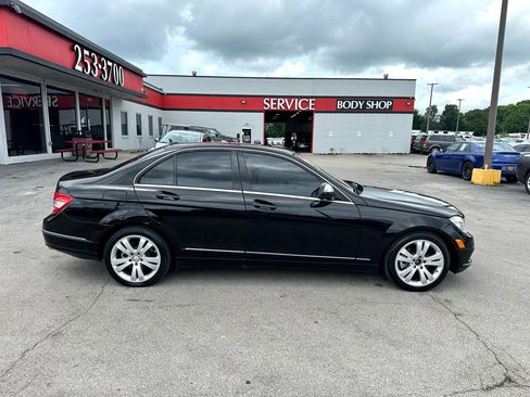 Used 2009 Mercedes-Benz C 300 Sport image 2