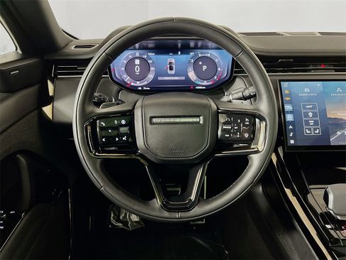 Used 2025 Land Rover Range Rover Sport Dynamic SE image 11