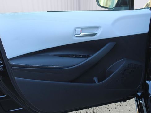 Used 2023 Toyota Corolla SE image 39