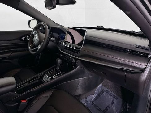 Certified 2025 Jeep Compass Trailhawk w/ Trailhawk Elite Group image 40