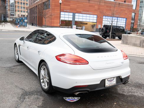 Used 2016 Porsche Panamera 4 image 5