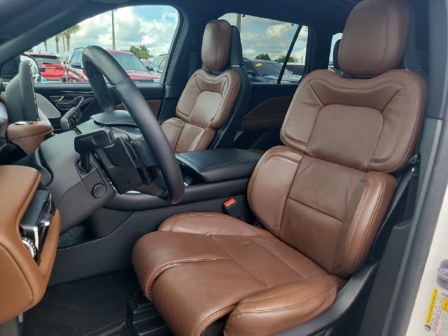 Used 2023 Lincoln Aviator Reserve w/ Equipment Group 201A RWD image 21