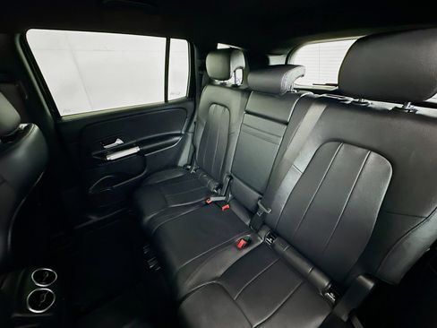 Used 2023 Mercedes-Benz GLB 250 4MATIC image 23