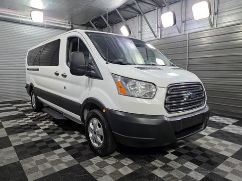 Used 2017 Ford Transit 350 XLT image 4
