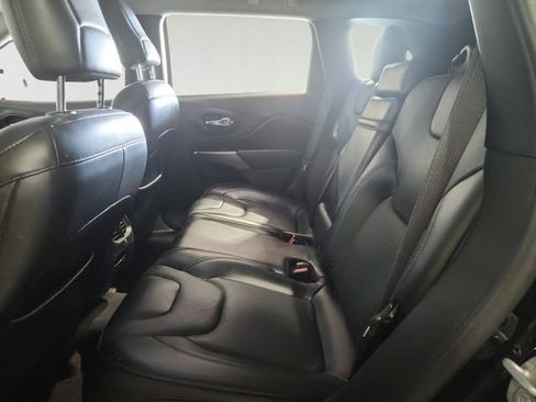 Used 2019 Jeep Cherokee Limited AWD/4WD image 21