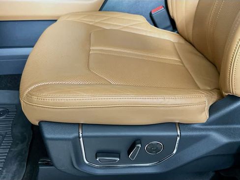 Certified 2023 Ford Expedition Platinum image 31