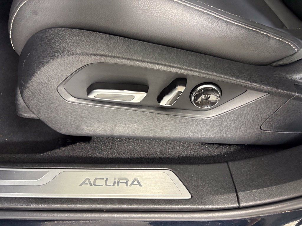Used 2025 Acura RDX SH-AWD image 16