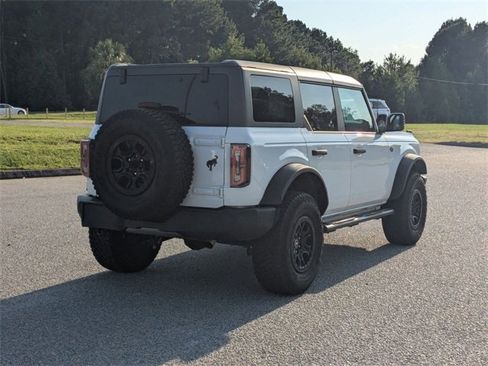 Used 2023 Ford Bronco Wildtrak image 9