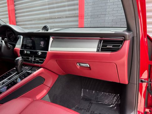 Used 2023 Porsche Macan GTS AWD/4WD image 35