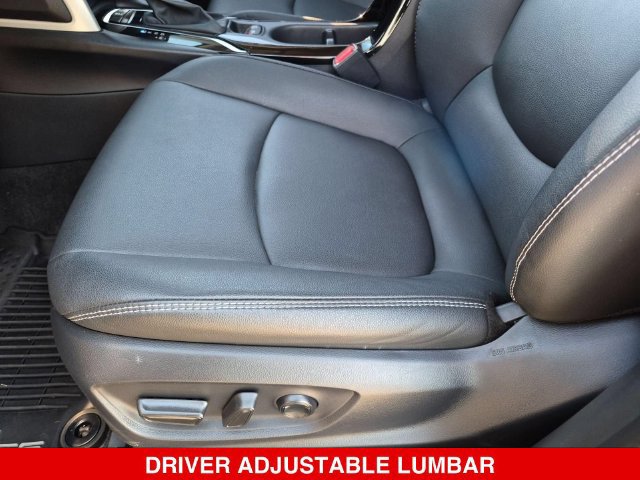 Used 2025 Toyota Corolla Cross XLE AWD/4WD image 15