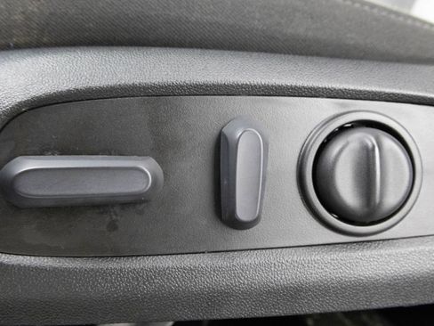 Used 2023 Chevrolet Traverse LT FWD image 8