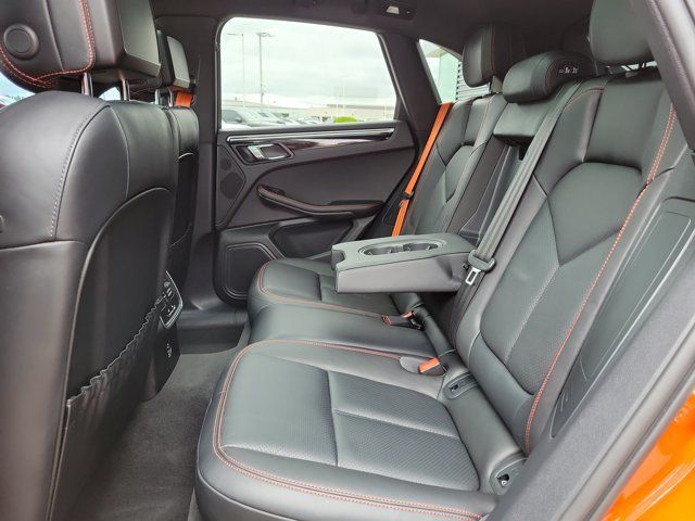 Certified 2023 Porsche Macan AWD/4WD image 20