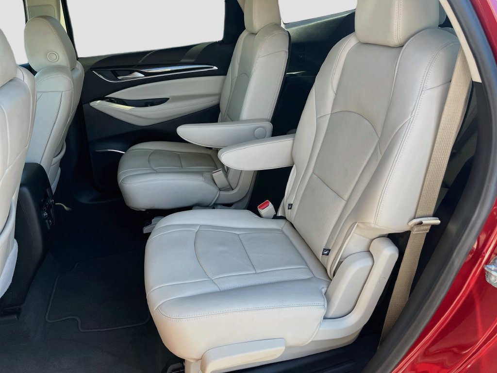 Used 2022 Buick Enclave Essence FWD image 23