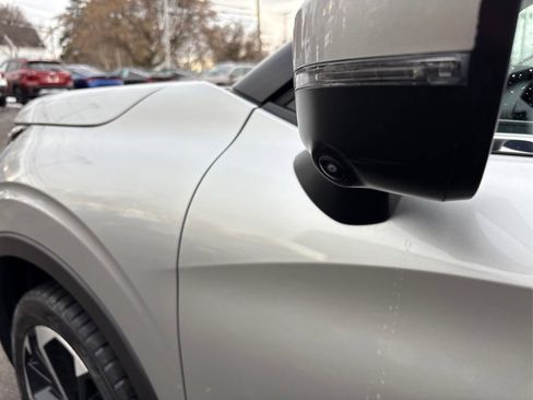 Used 2024 Mitsubishi Outlander SE image 17