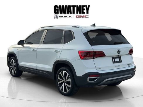 Used 2022 Volkswagen Taos SE FWD image 5