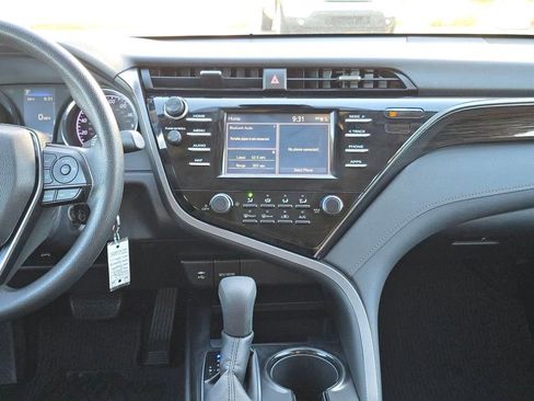 Used 2019 Toyota Camry LE image 17