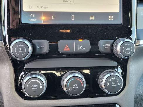 New 2026 RAM 1500 Express AWD/4WD image 17