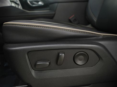 Used 2023 GMC Yukon XL SLT image 27