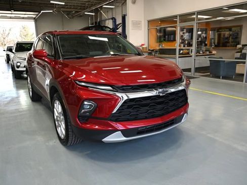 Used 2023 Chevrolet Blazer LT image 3