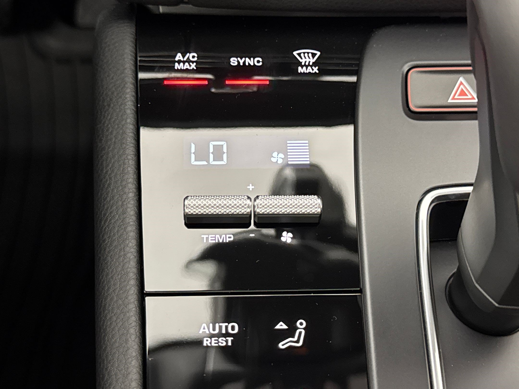 Certified 2026 Porsche Macan AWD/4WD image 19