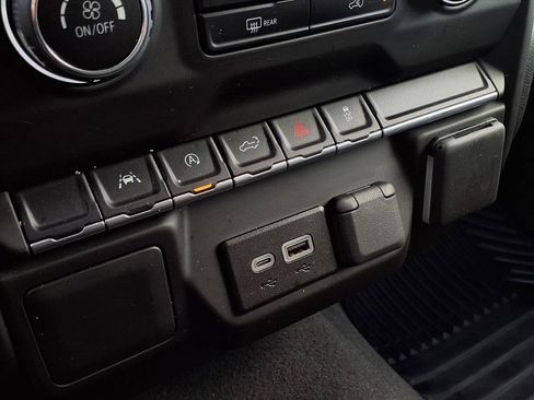 Used 2024 Chevrolet Silverado 1500 Custom image 21