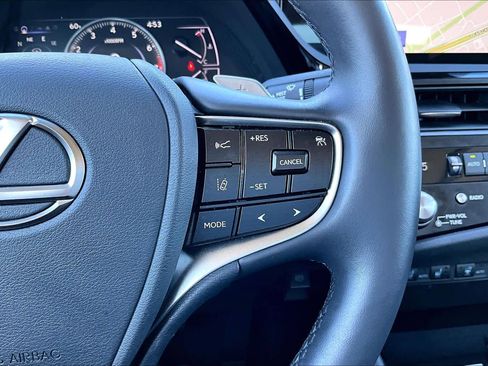 Used 2025 Lexus ES 350 w/ Premium Package image 25