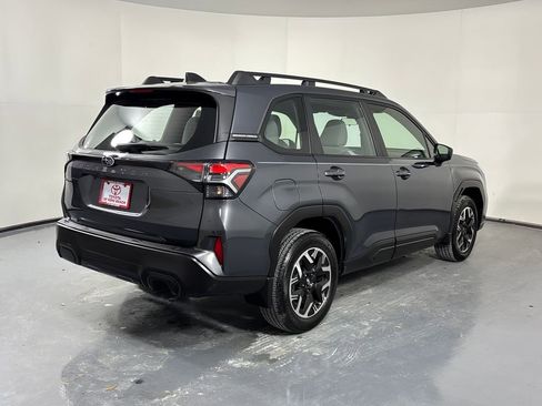 Used 2025 Subaru Forester AWD/4WD image 7