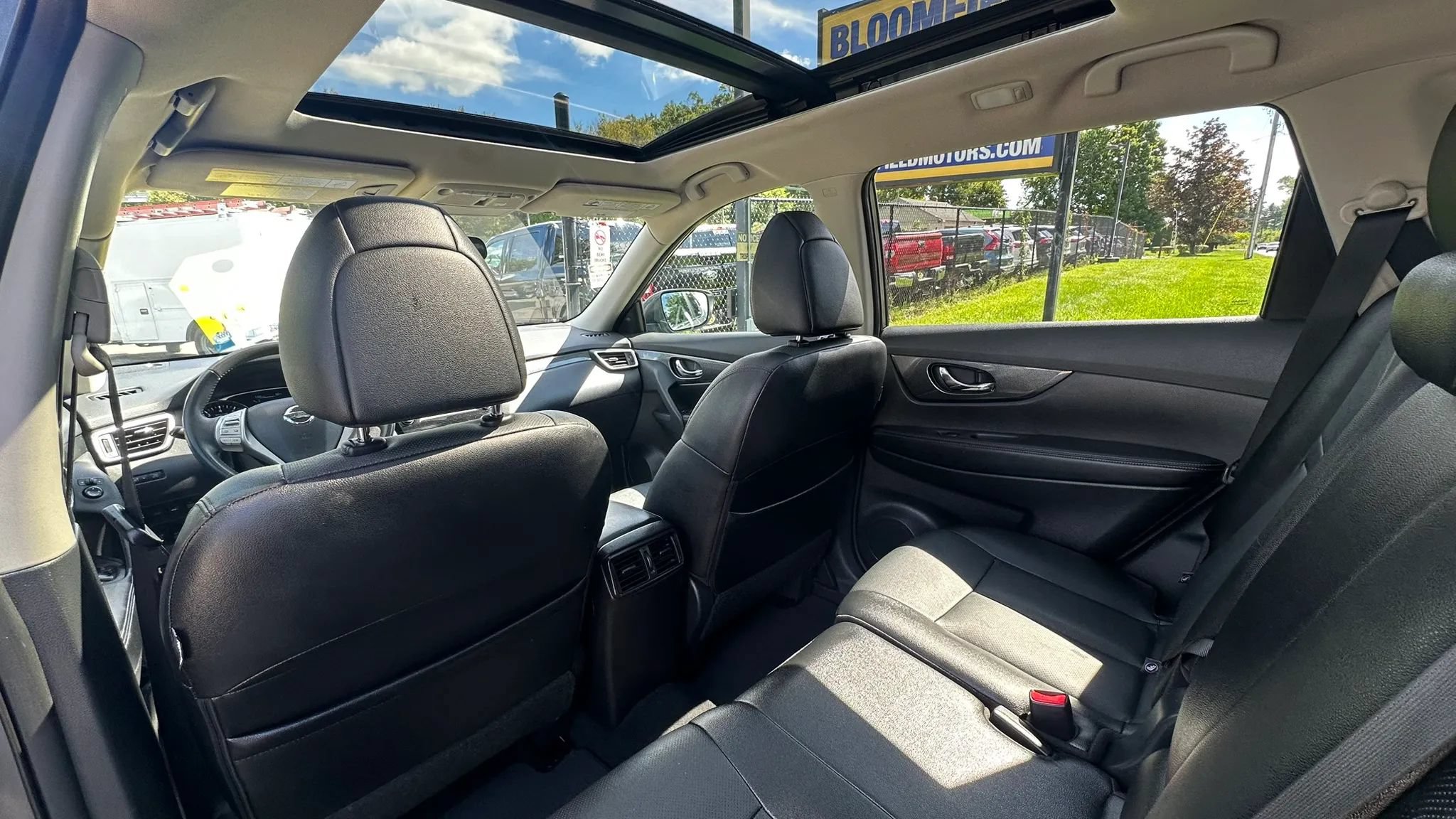 Used 2016 Nissan Rogue SL w/ SL Premium Package AWD/4WD image 29