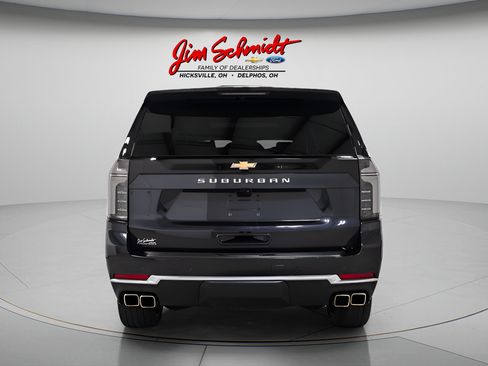 Used 2025 Chevrolet Suburban High Country AWD/4WD image 5
