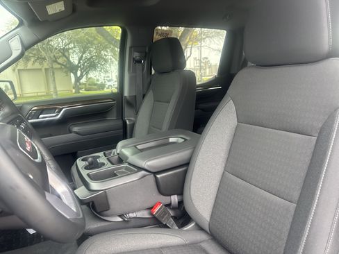 Used 2025 GMC Sierra 1500 Elevation image 6