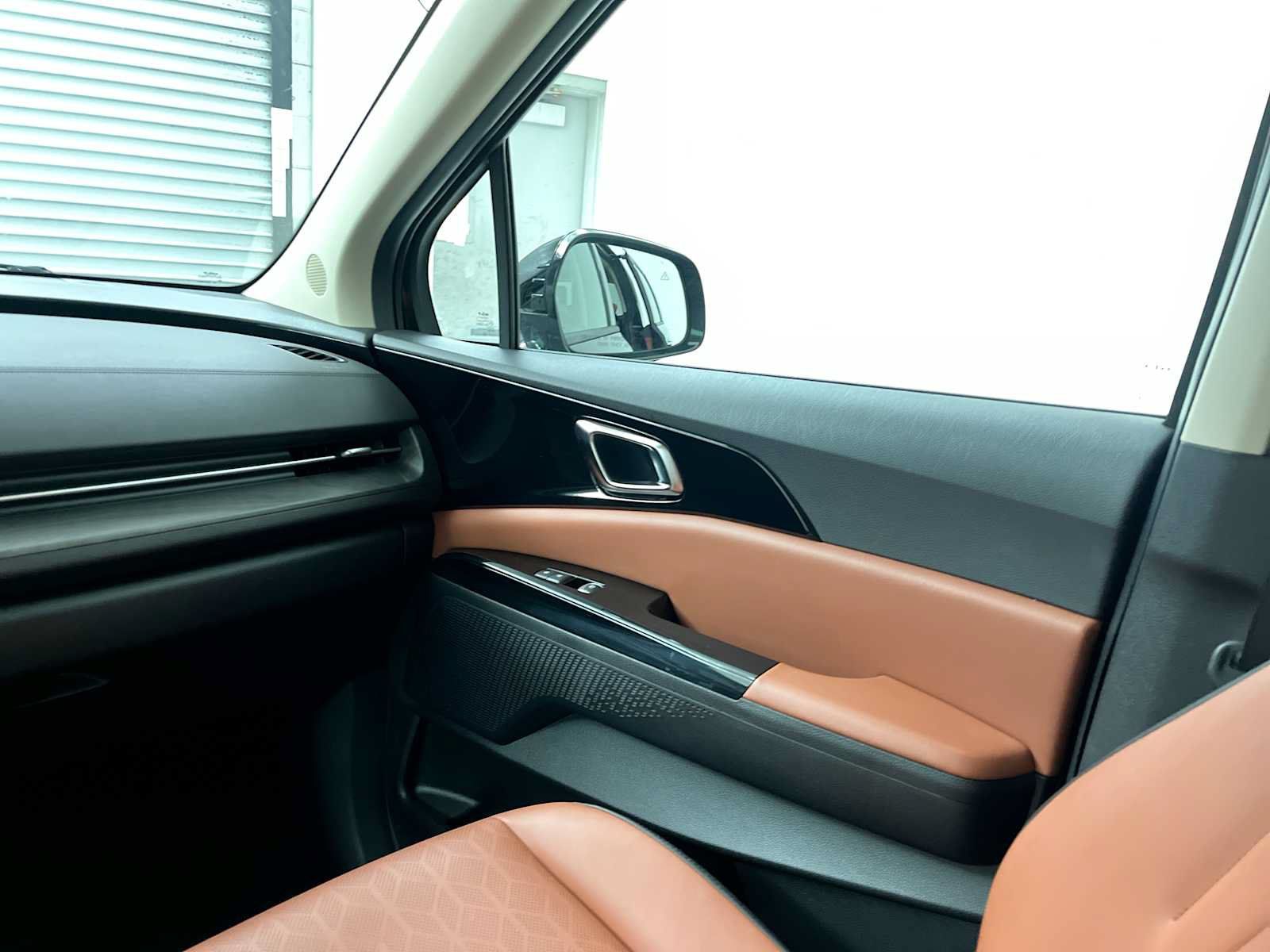 Used 2024 Kia Carnival SX FWD image 11